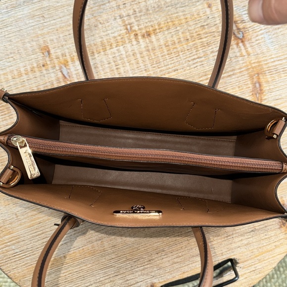 Michael Kors Bag Maple Jet Set Signature Tote - Picture 10 of 17